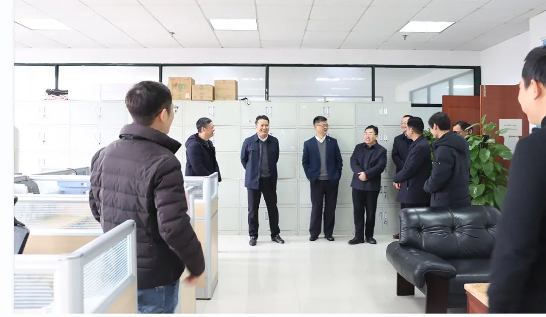 1708299919344295.jpg 拜年2.jpg