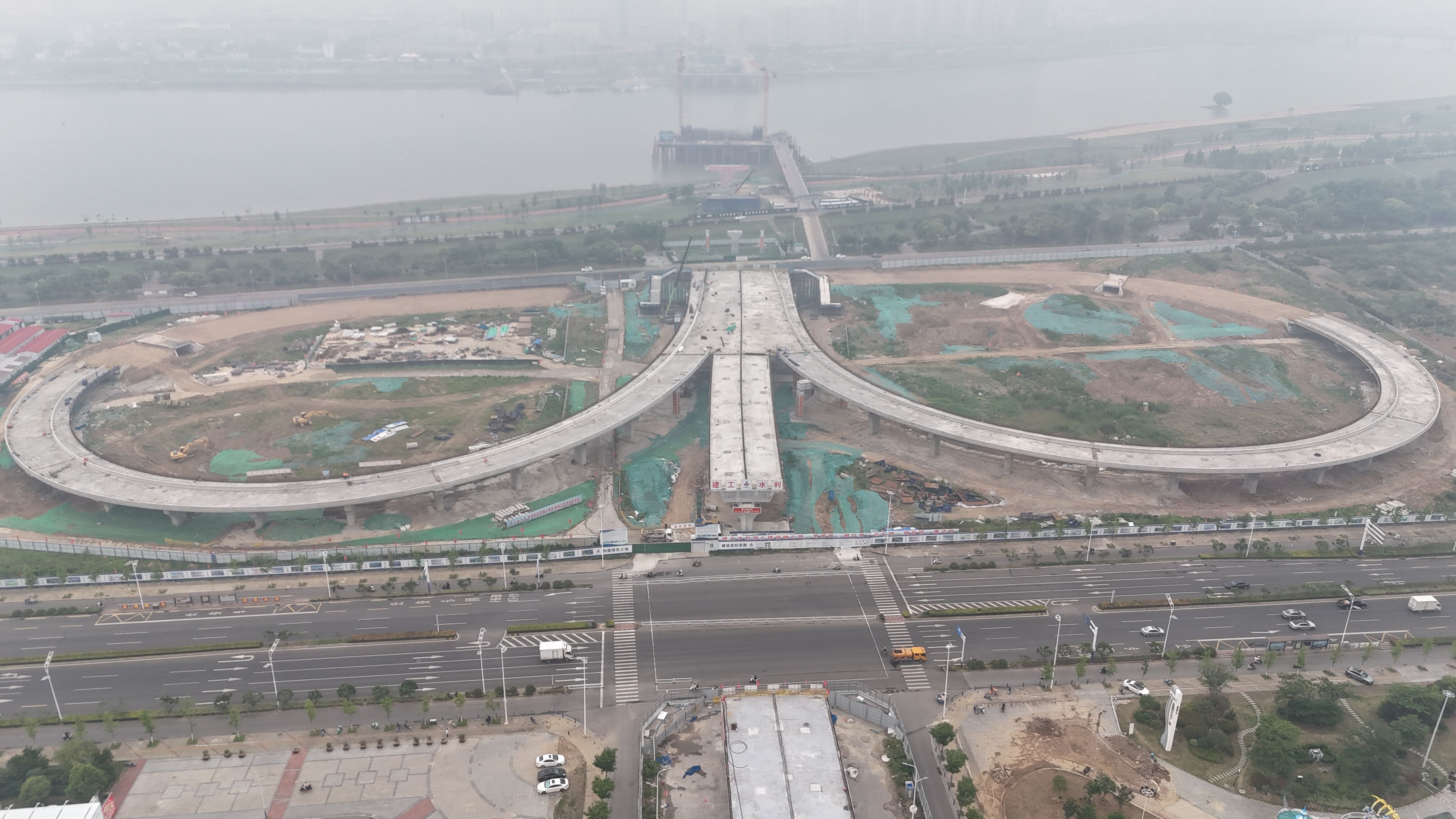 1747615197124383.jpg 延安路大桥2.jpg