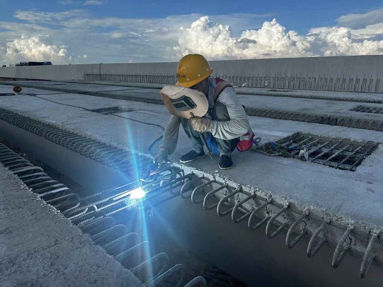 1753749575243818.jpg 22.jpg