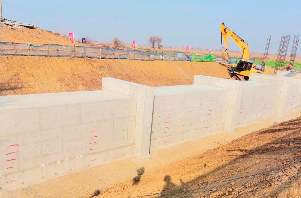 1758069810224109.jpg 淮河流域一般行蓄洪区建设工程(淮南段)施工 2 标项目1.jpg